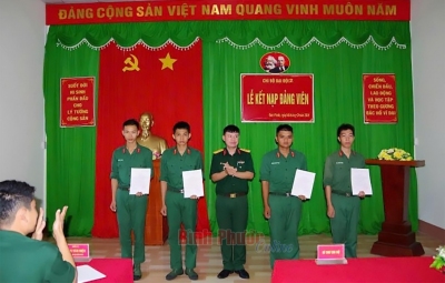 “Giữ chân” đảng viên xuất ngũ