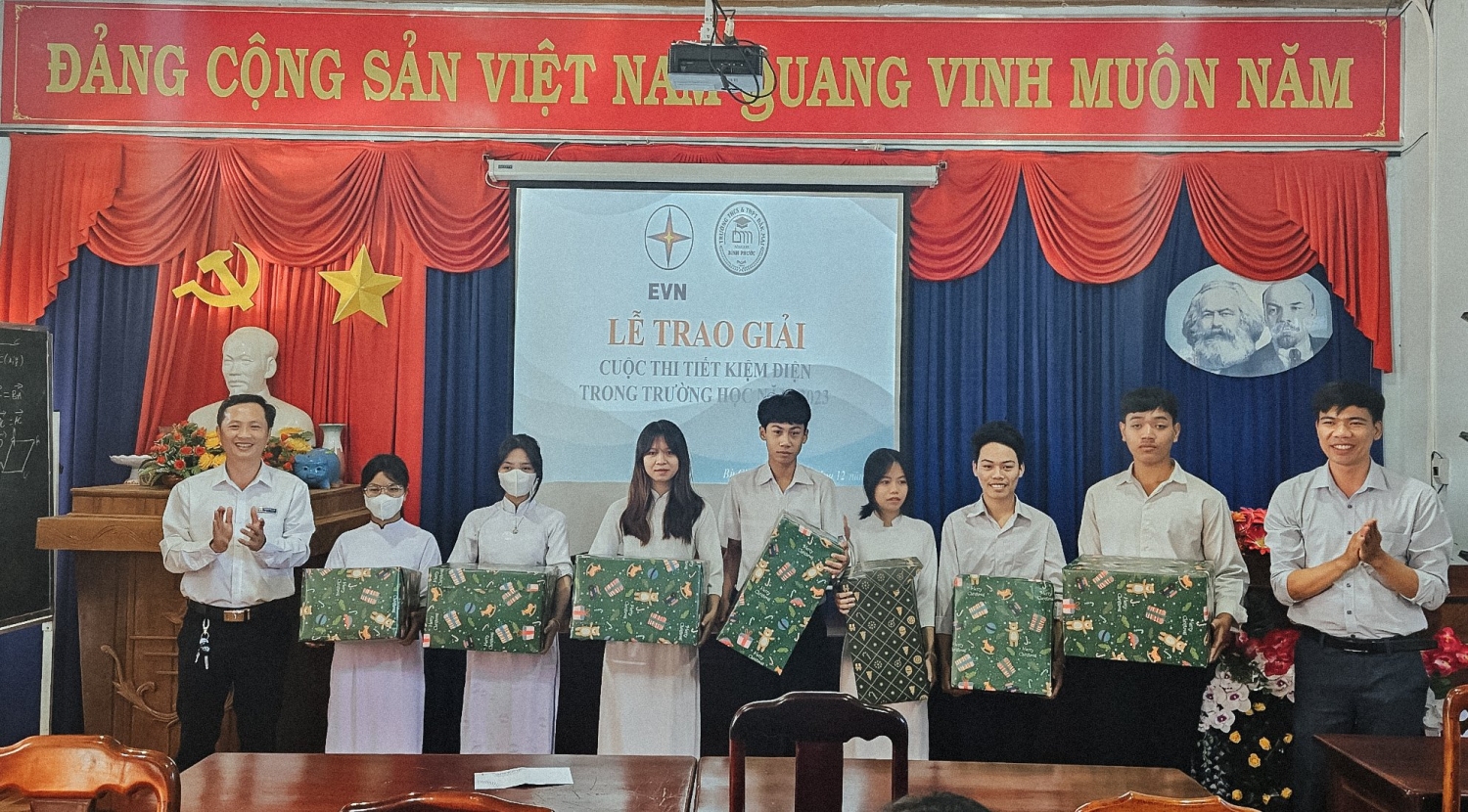 Các em học sinh đạt giải tại Cuộc thi