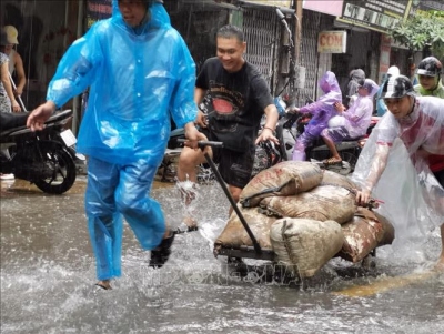 Mưa chồng lên lũ, Hà Nội gồng mình chống đỡ