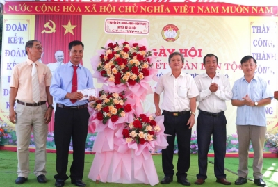 SÔI NỔI NGÀY HỘI ĐẠI ĐOÀN KẾT TOÀN DÂN TỘC Ở KHU DÂN CƯ THÔN 6A