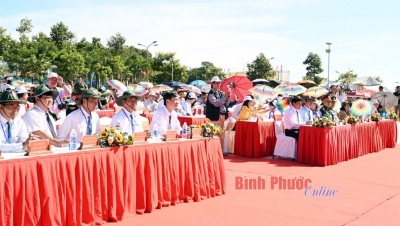 Tưng bừng Lễ hội “Vang mãi tiếng chày trên sóc Bom Bo” năm 2024