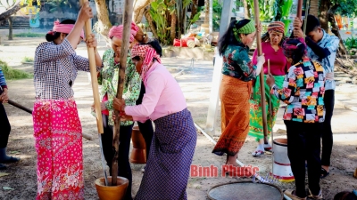 Đồng bào Khmer Bình Phước tưng bừng vui hội Ok Om Bok